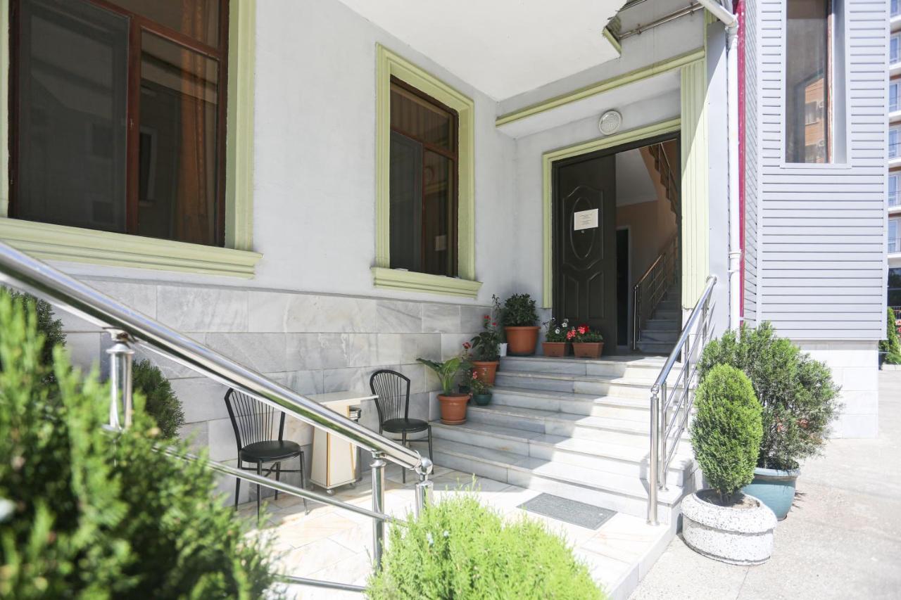 Apartments 37B Batoemi Buitenkant foto